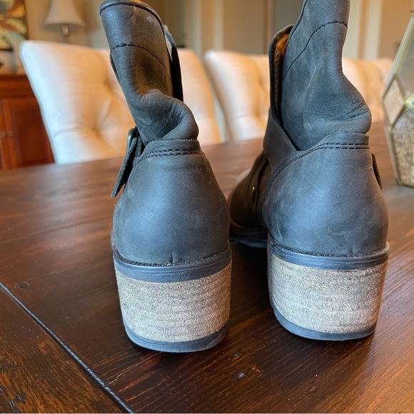 PLDM by Palladium weathered black bootie with buckle - Picture 3 of 5